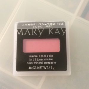 Mary Kay Strawberry Cream mineral cheek color